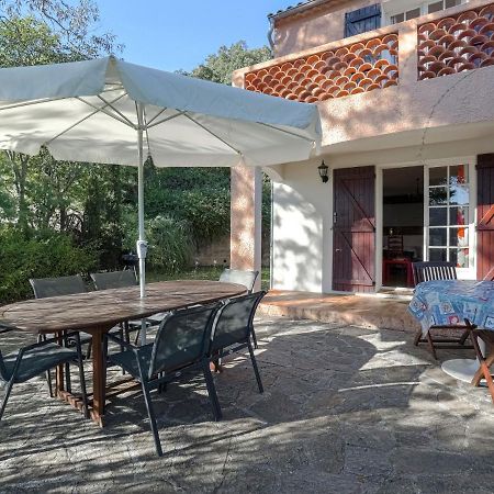 Snug Holiday Home In Bormes Les Mimosas With Pool Экстерьер фото