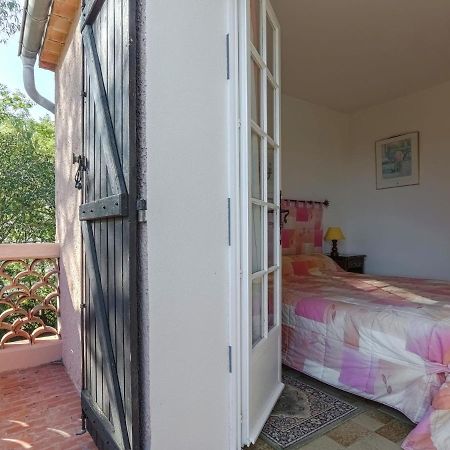 Snug Holiday Home In Bormes Les Mimosas With Pool Экстерьер фото