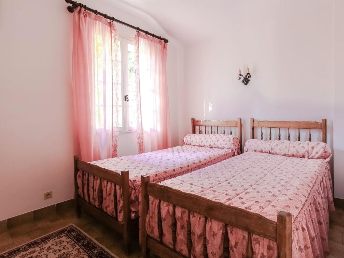 Snug Holiday Home In Bormes Les Mimosas With Pool Экстерьер фото